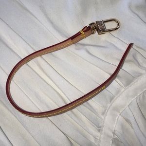 Louis Vuitton pouchette strap